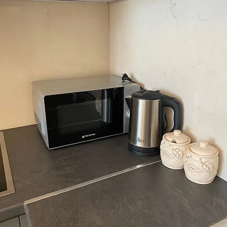 아파트 35 티라나